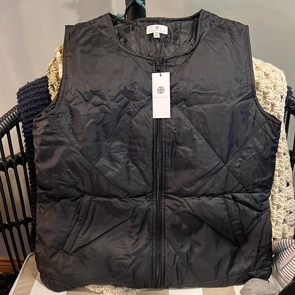 SOCIALITE Black vest size S/M NWT